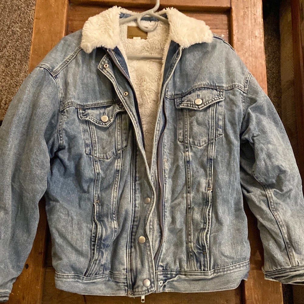 Women’s AE faux fur lined denim coat excellent condition